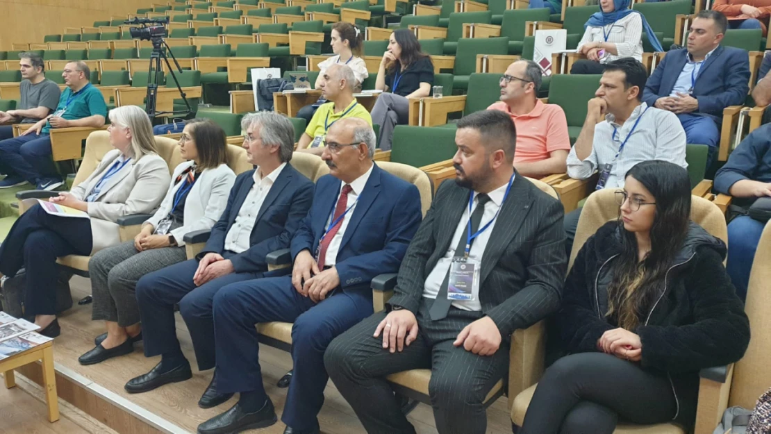 6. uluslararası fiziksel kimya ve fonksiyonel malzemeler konferansı düzenlendi