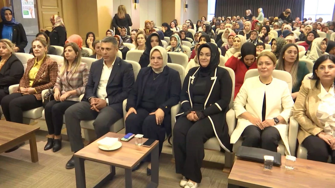 AK Parti kadın kolları genel bşk. Ayşe Keşir, Elazığ'da