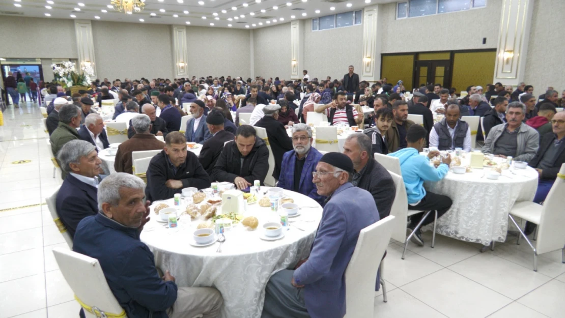 Akçakiraz belde halkı iftar yemeğinde buluştu