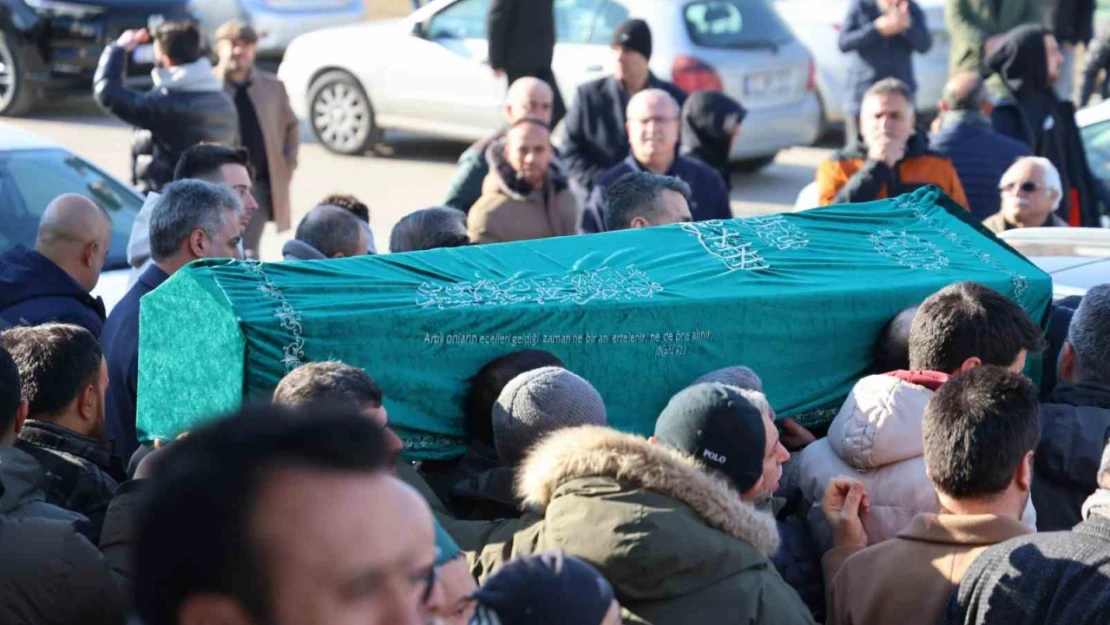 Başından vurulan diş hekimi memleketi Elazığ'da son yolculuğuna uğurlandı