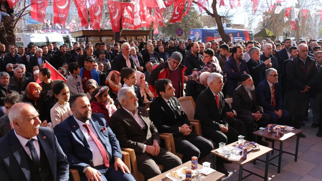 Başkan Adayı Akın: 'Hazırladığımız 40 stratejik projeyi ilçelerimize de uygulayacağız'