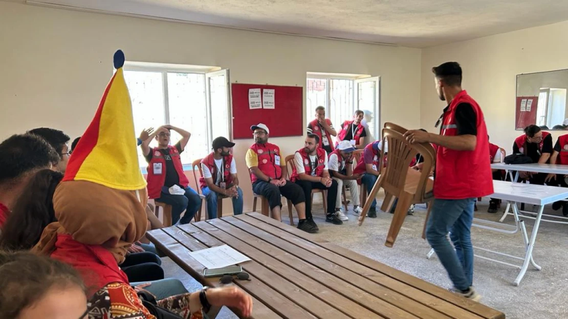 Damla gönüllülük hareketi gençlerinin Elazığ'daki etkinlikleri