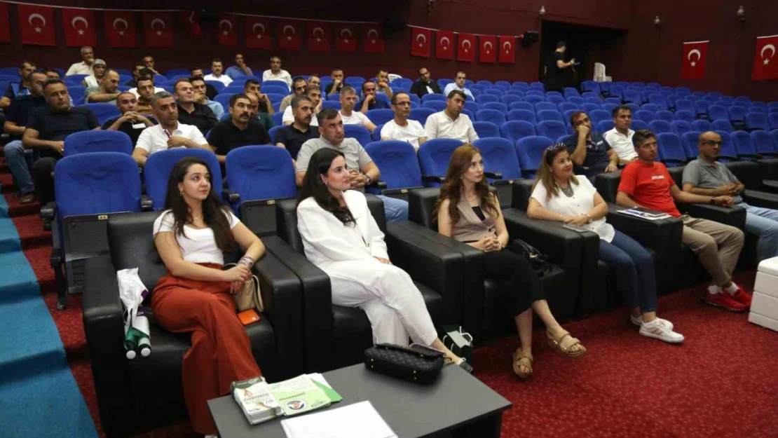 Elazığ Belediyesi çalışanlarına narko-rehber semineri verildi
