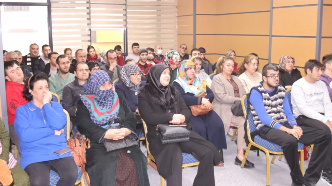 Elazığ belediyesi'nden özel gereksinimli bireylere seminer