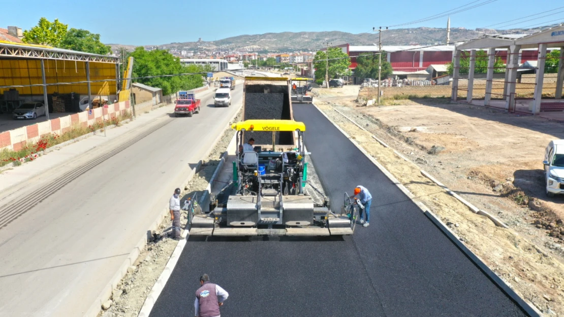 Elazığ belediyesi, yol bakım-onarım ve genişletme çalışmalarını sürdürüyor