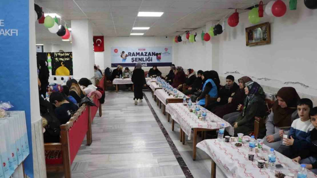 Elazığ'da 'İyilik Sofrası' yetim çocuklar için kuruldu