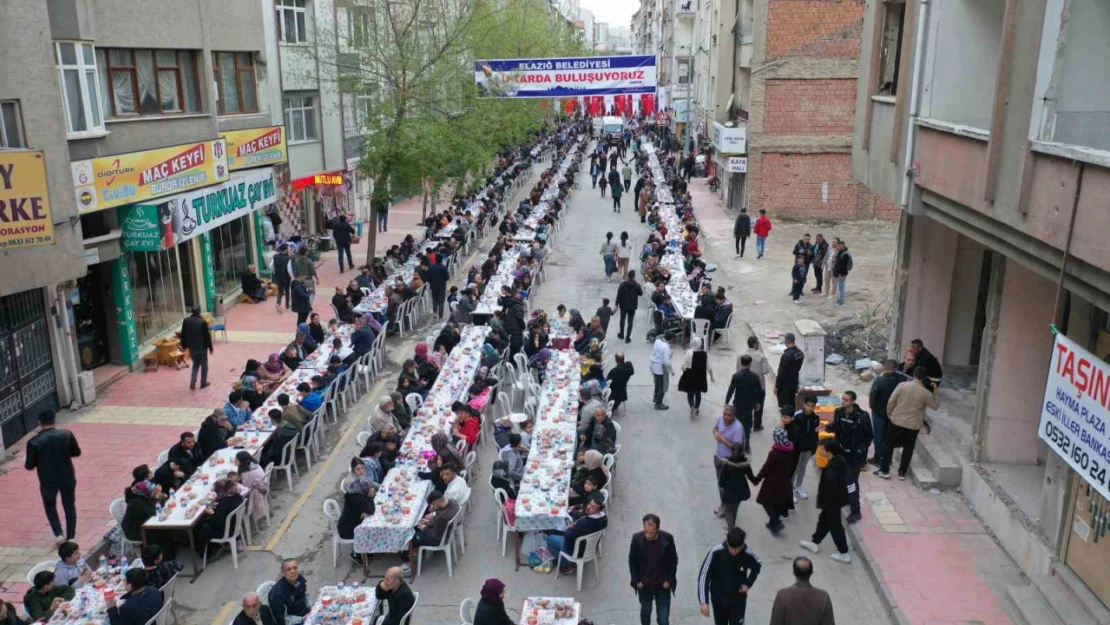 Elazığ'da 5 bin vatandaşın katılımıyla iftar programı düzenlendi