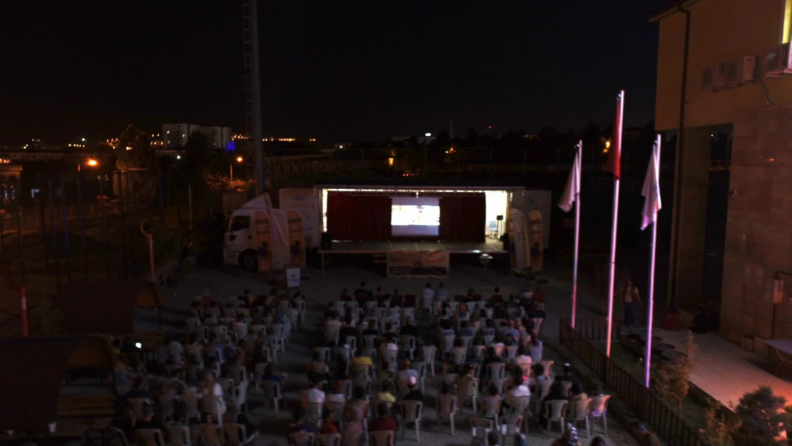 Elazığ'da açık hava sinema etkinlikleri başladı