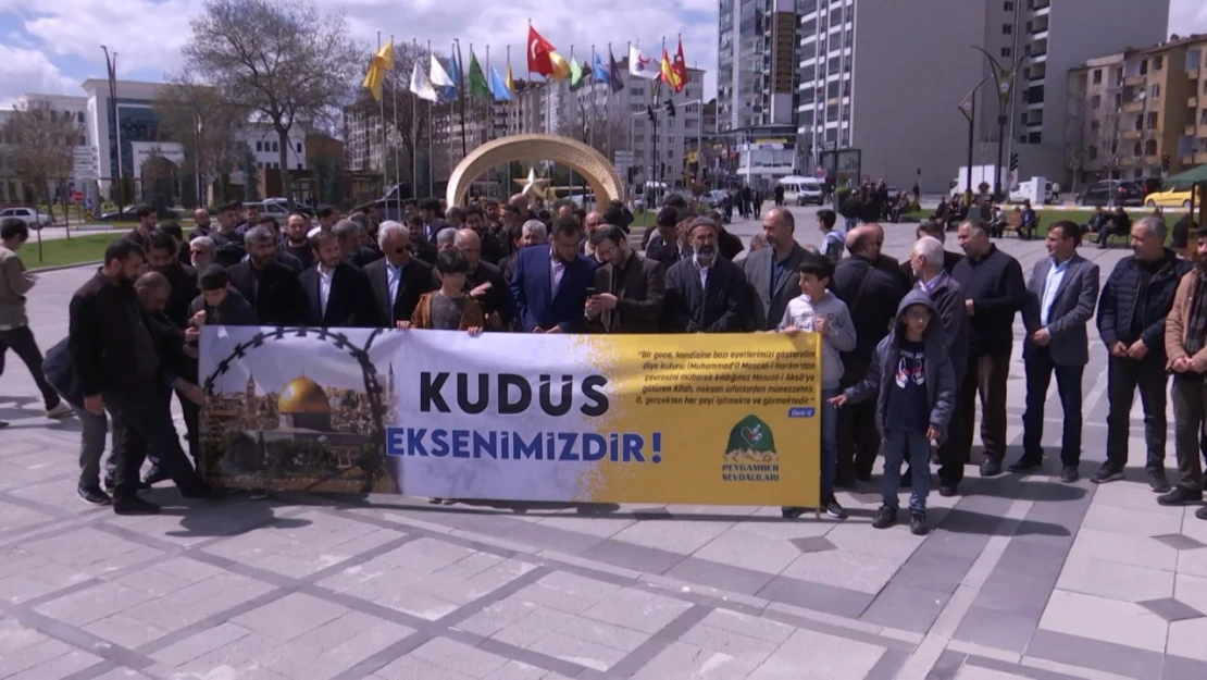 Elazığ'da dünya Kudüs günü'nde İsrail protesto edildi