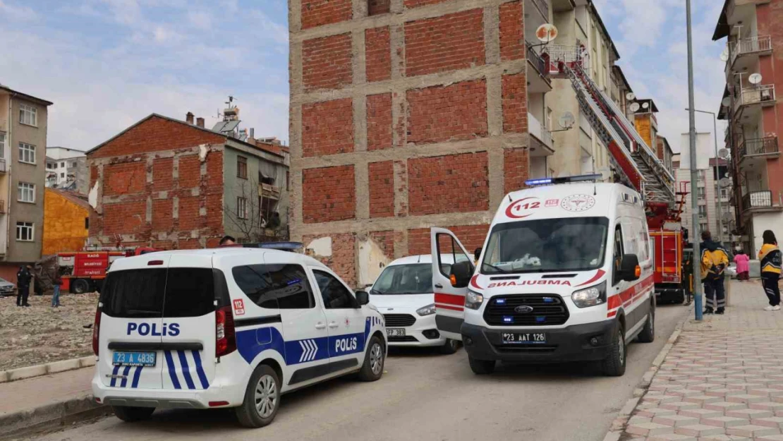 Elazığ'da ev yangını paniğe neden oldu