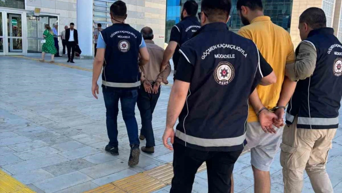 Elazığ'da göçmen kaçakçısı 2 şüpheli tutuklandı