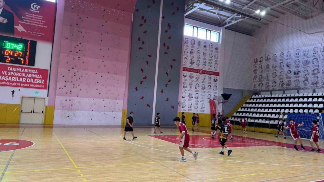 Elazığ'da hentbol ve güreş müsabakaları tamamlandı