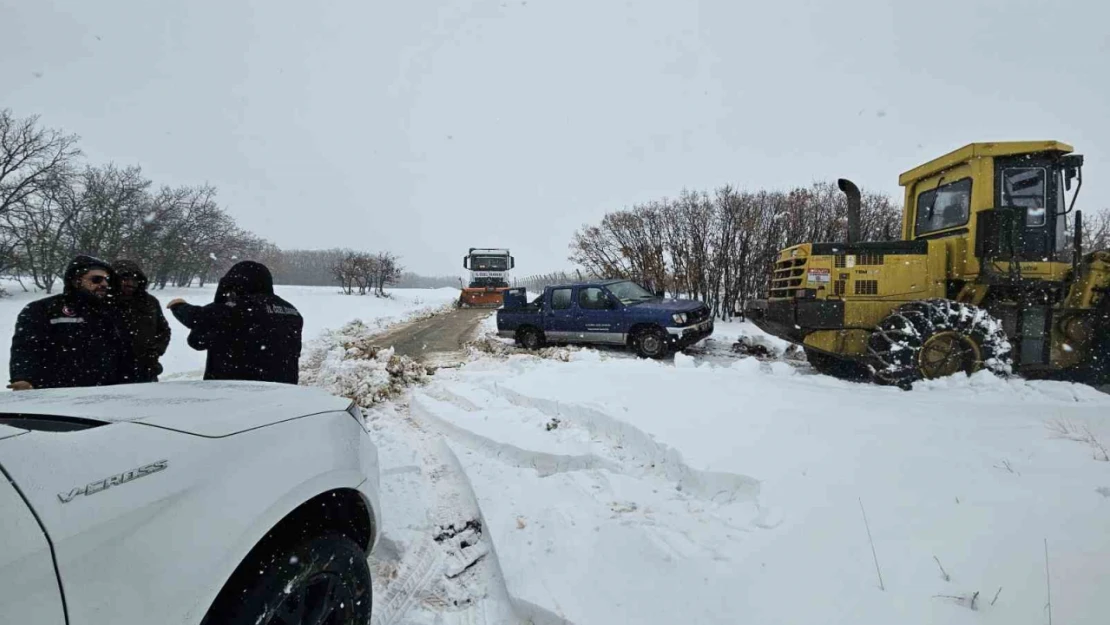 Elazığ'da kar yağışı etkili oldu: 530 köy yolu ulaşıma kapandı