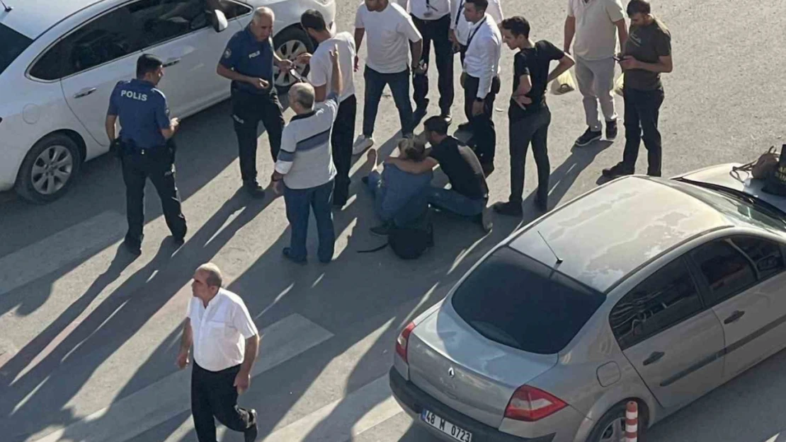 Elazığ'da minibüsün çarptığı kadın yaralandı