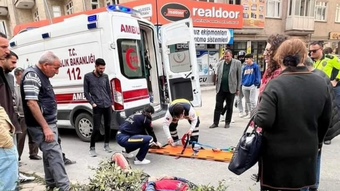 Elazığ'da motosiklet devrildi, sürücü yaralandı