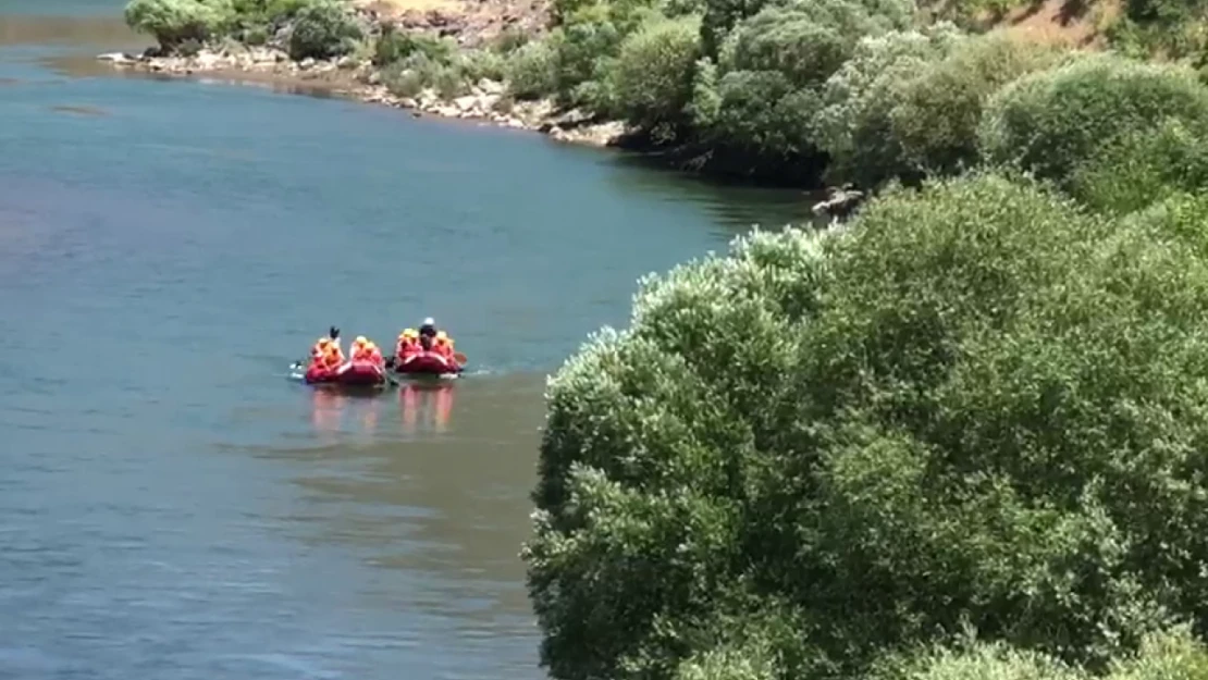 Elazığ'da Murat Nehri'nde rafting heyecanı