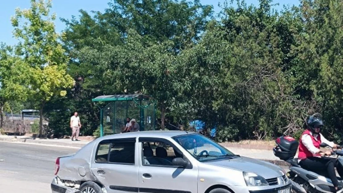 Elazığ'da trafik kazası: 3 yaralı