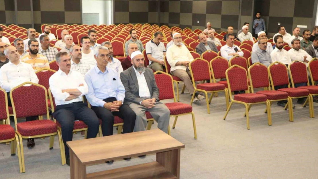 Elazığ'da yaz Kur'an kurslarında görev alacak personele yönelik seminer