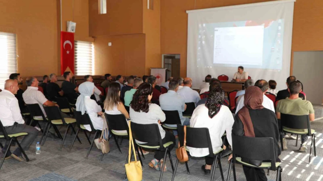 Elazığ'da yeni üretim planı ve desteklemeler üreticilere anlatıldı