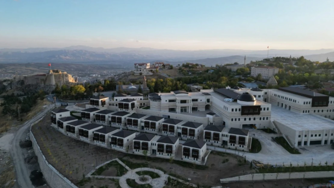 Elazığ Harput dini ihtisas merkezi, deprem mağdurlarının kullanımına açıldı