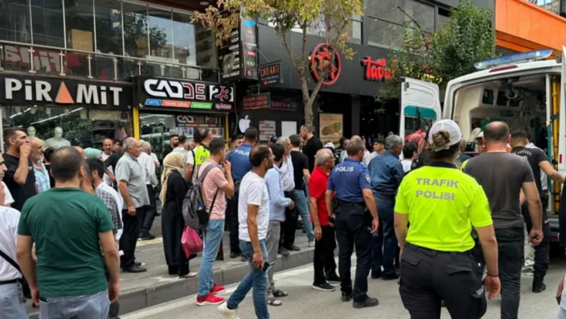 Gazi Caddesi'nde bıçaklı kavga