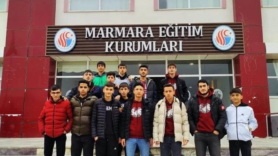 Gençlik 23 den anlamlı hareket