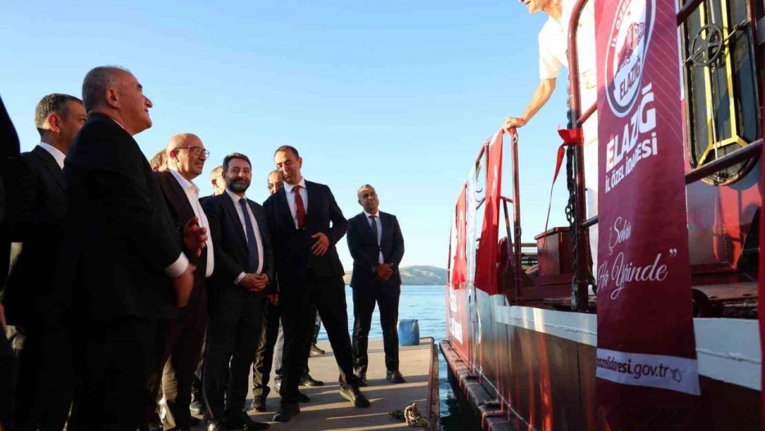 Hazar Gölü temizliği için ilk adım atıldı: 'Hazar'ın Nefesi' hizmete girdi