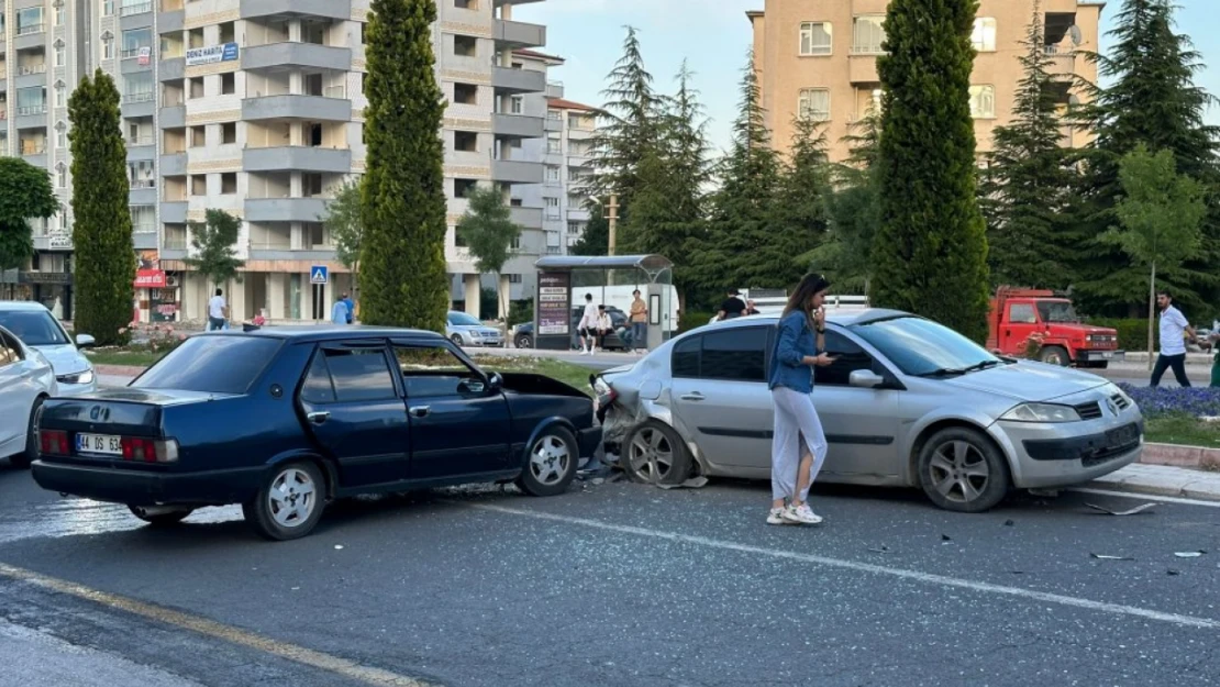 Hazardağlı kavşağında trafik kazası