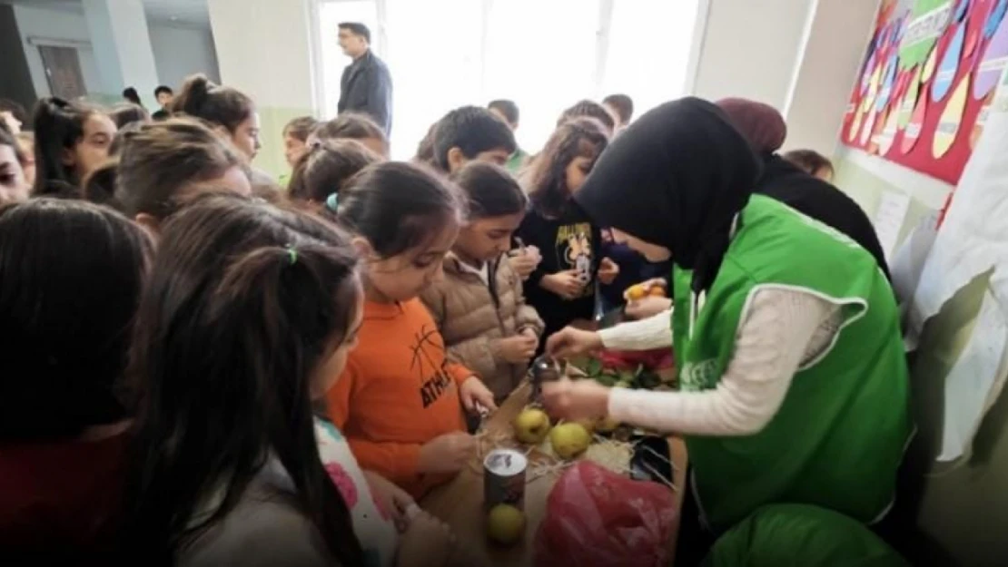 İHH'dan 'dürüstlük manavı' etkinliği