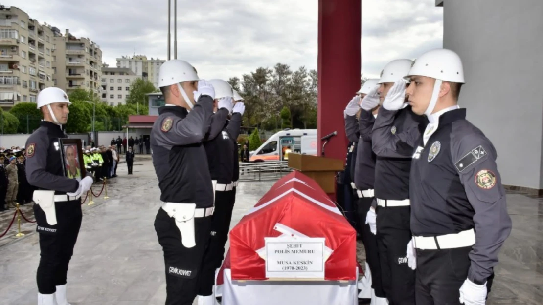 İki otomobilin çarptığı Elazığlı polis memuru Musa Keskin, şehit oldu