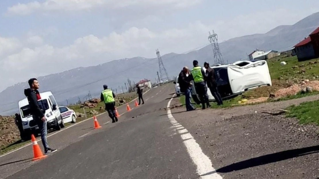 Köpeğe çarpmamak için manevra yaptığı araç takla attı: 2 yaralı