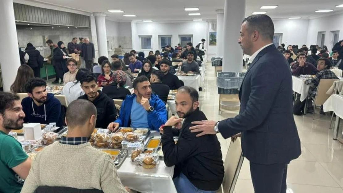 Milletvekili Semih Işıkver'den F.Ü öğrencilerine iftar yemeği