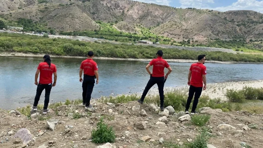 Palu Murat Nehrin'de kaybolan Burak'ın Cansız Bedenine ulaşıldı