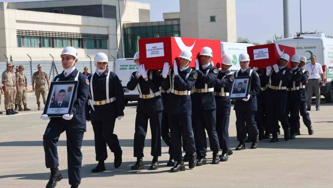 Tunceli'deki kazada şehit olan 4 asker memleketlerine uğurlandı