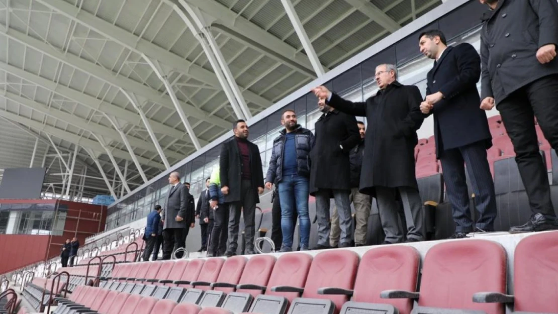 Vali Toraman ve Başkan Şerifoğulları, Elazığ stadyum ve spor salonunda incelemelerde bulundu