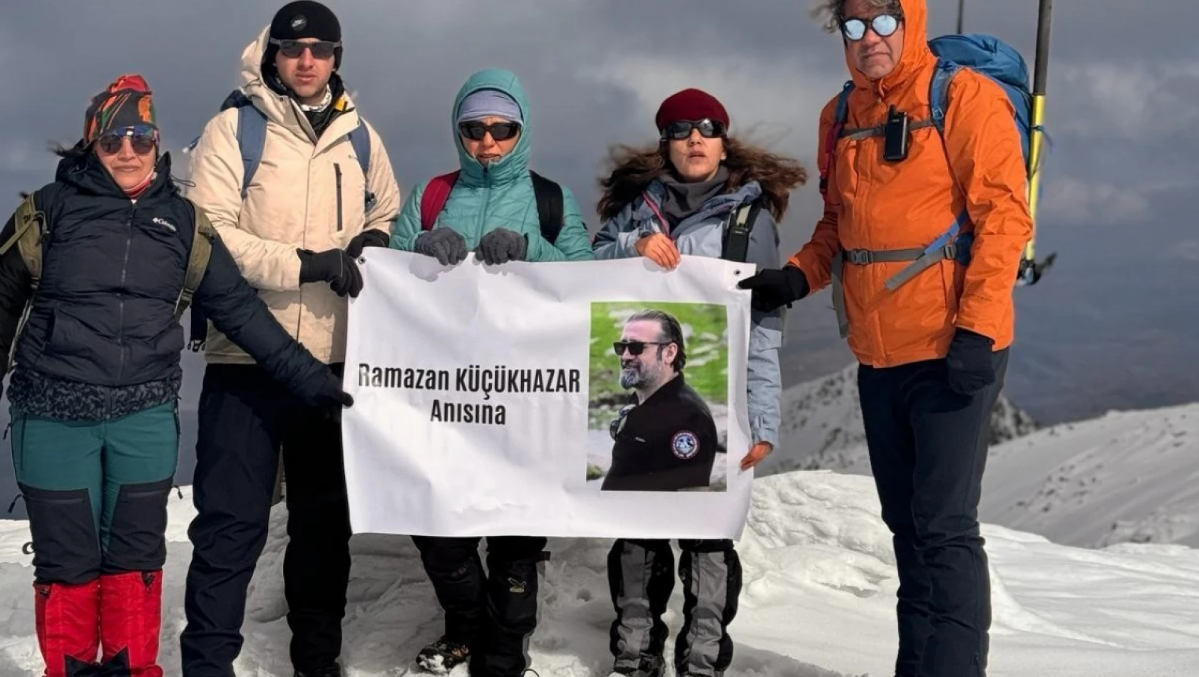 Arkadaşlarının anısına 2347 rakımlı Hazarbaba Dağı'na tırmandılar