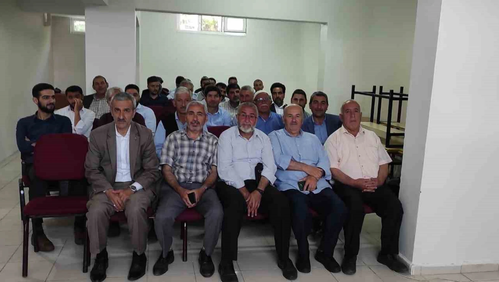 Elazığ'da  imam hatip ve müezzin kayyımlarına seminer