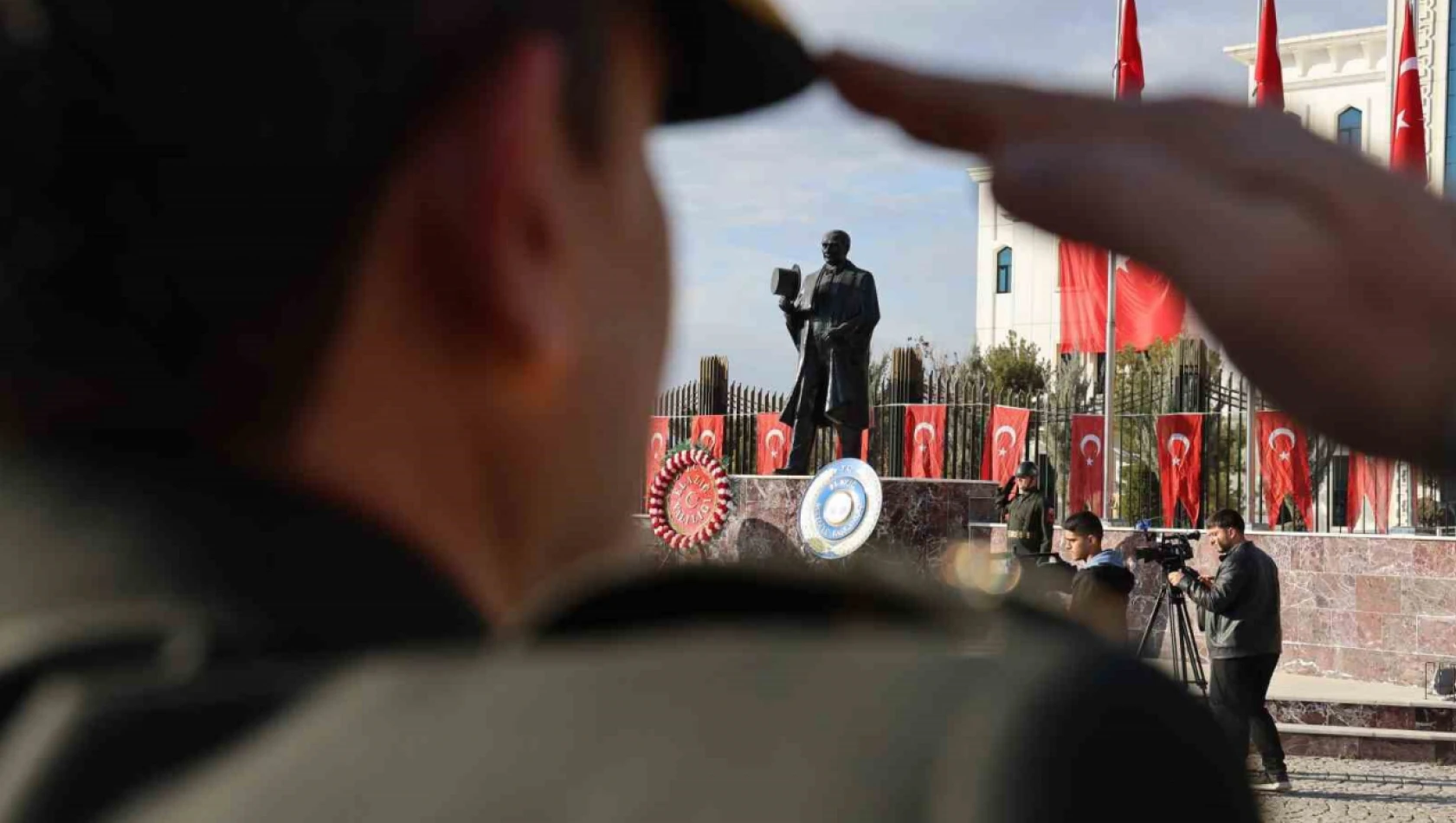 Elazığ'da Atatürk, düzenlenen törenle anıldı