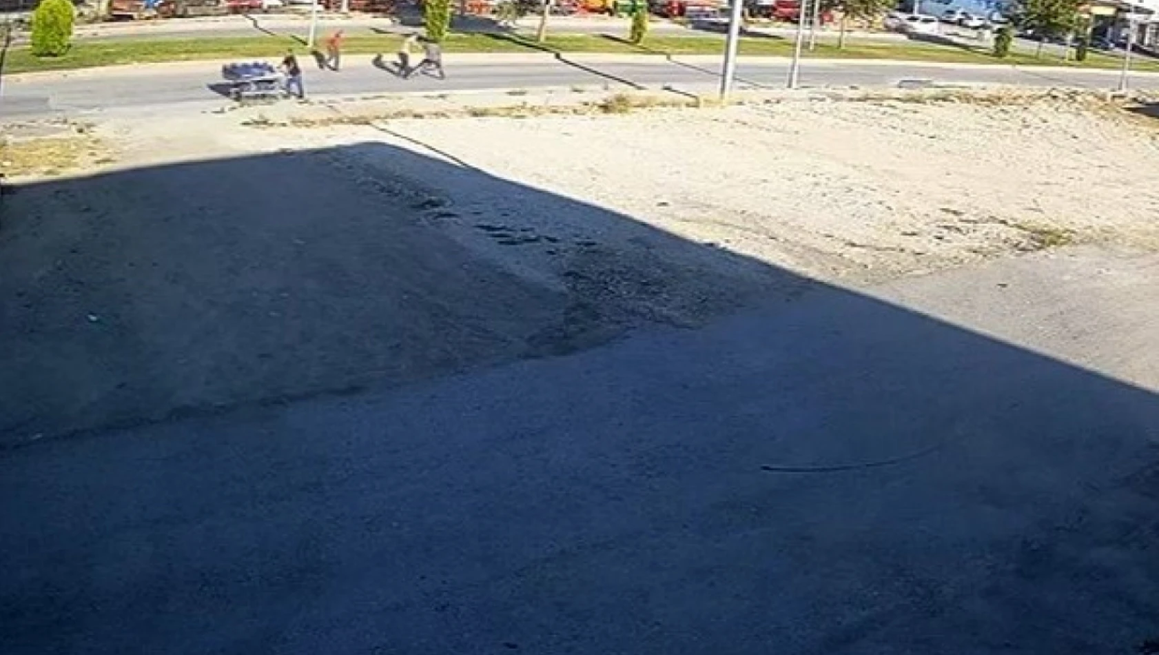 Elazığ'da bisiklet yayaya çarptı