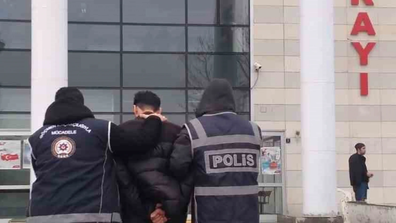 Elazığ'da göçmen kaçakçılığı operasyonu: 1 tutuklama