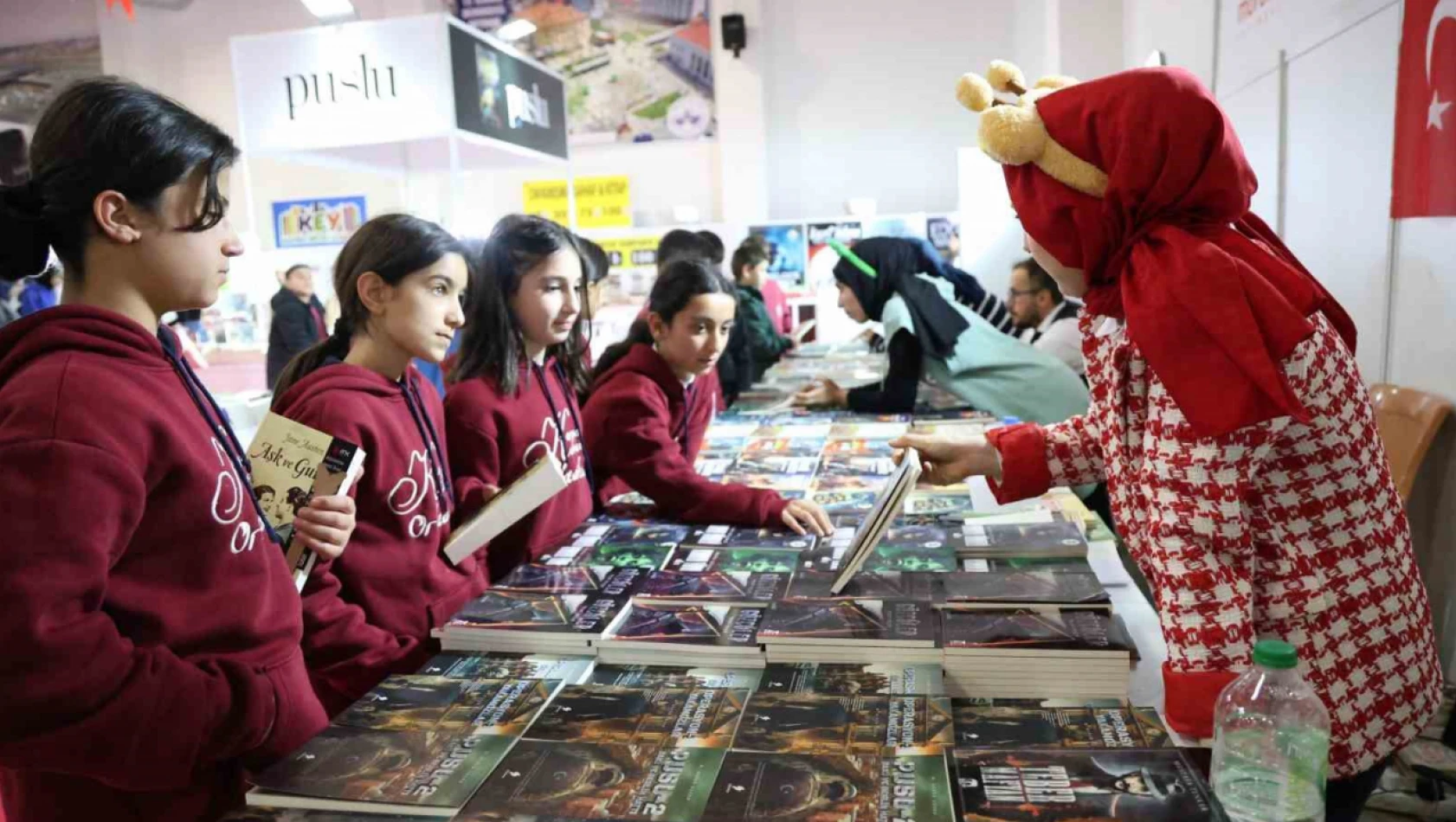 Elazığ'da Kitap Fuarı'na yoğun ilgi