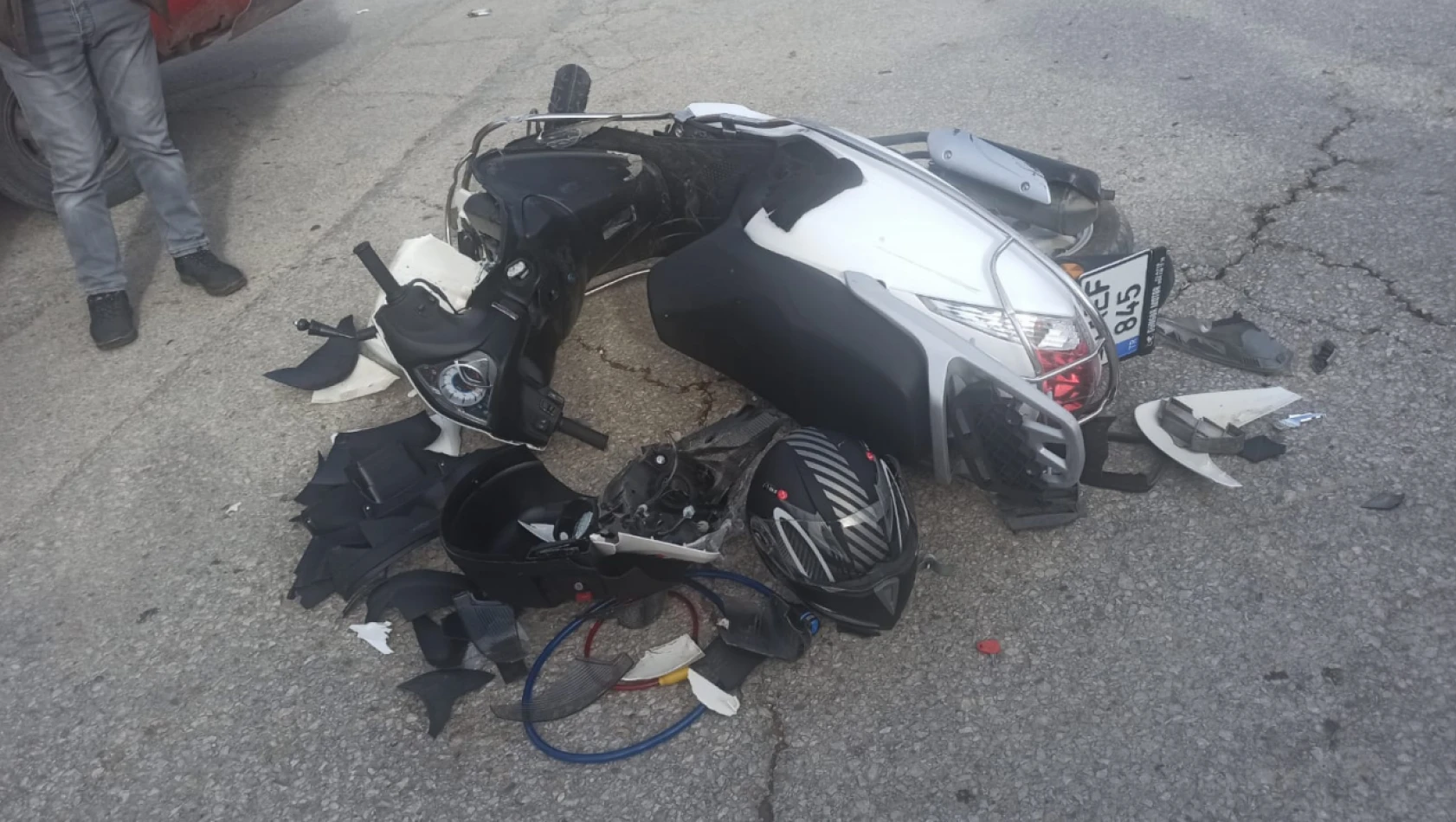 Elazığ'da motosiklet ile otomobil çarpıştı: 1 yaralı