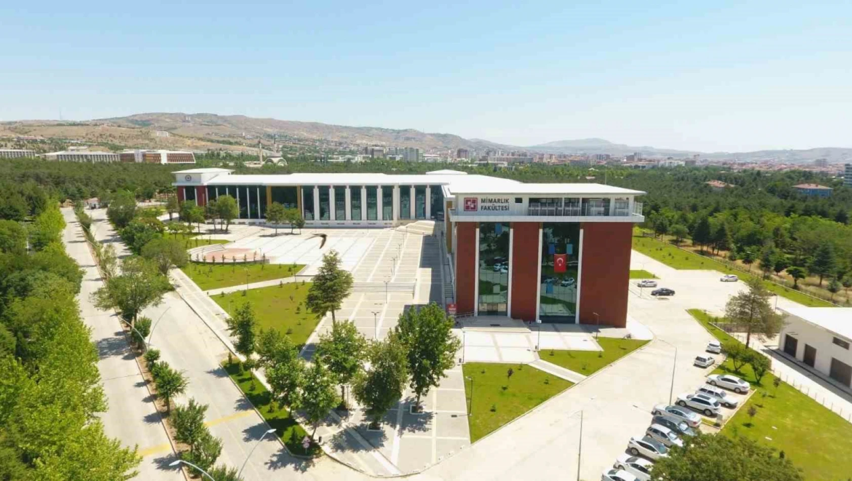 Fırat Üniversitesi dünya sıralamasında ilk bine girdi