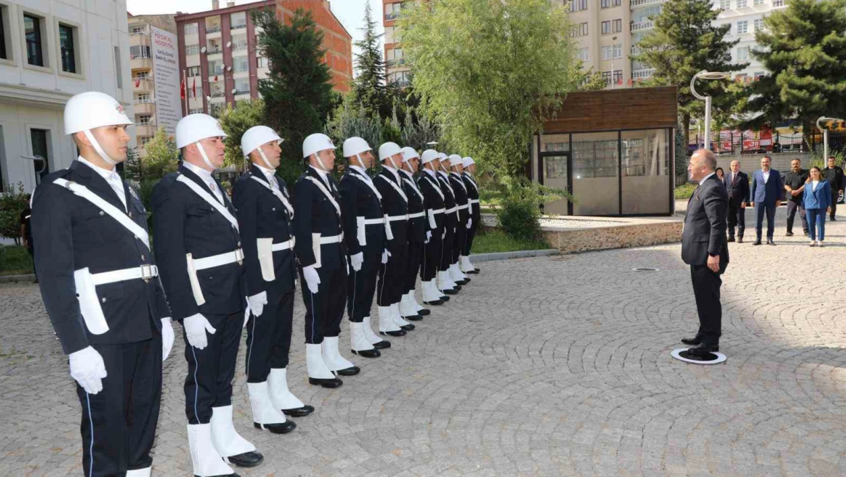 Göreve başlayan Elazığ Valisi Hatipoğlu: ''Valilik bir yükselme meselesi değil bir yüklenme meselesidir''