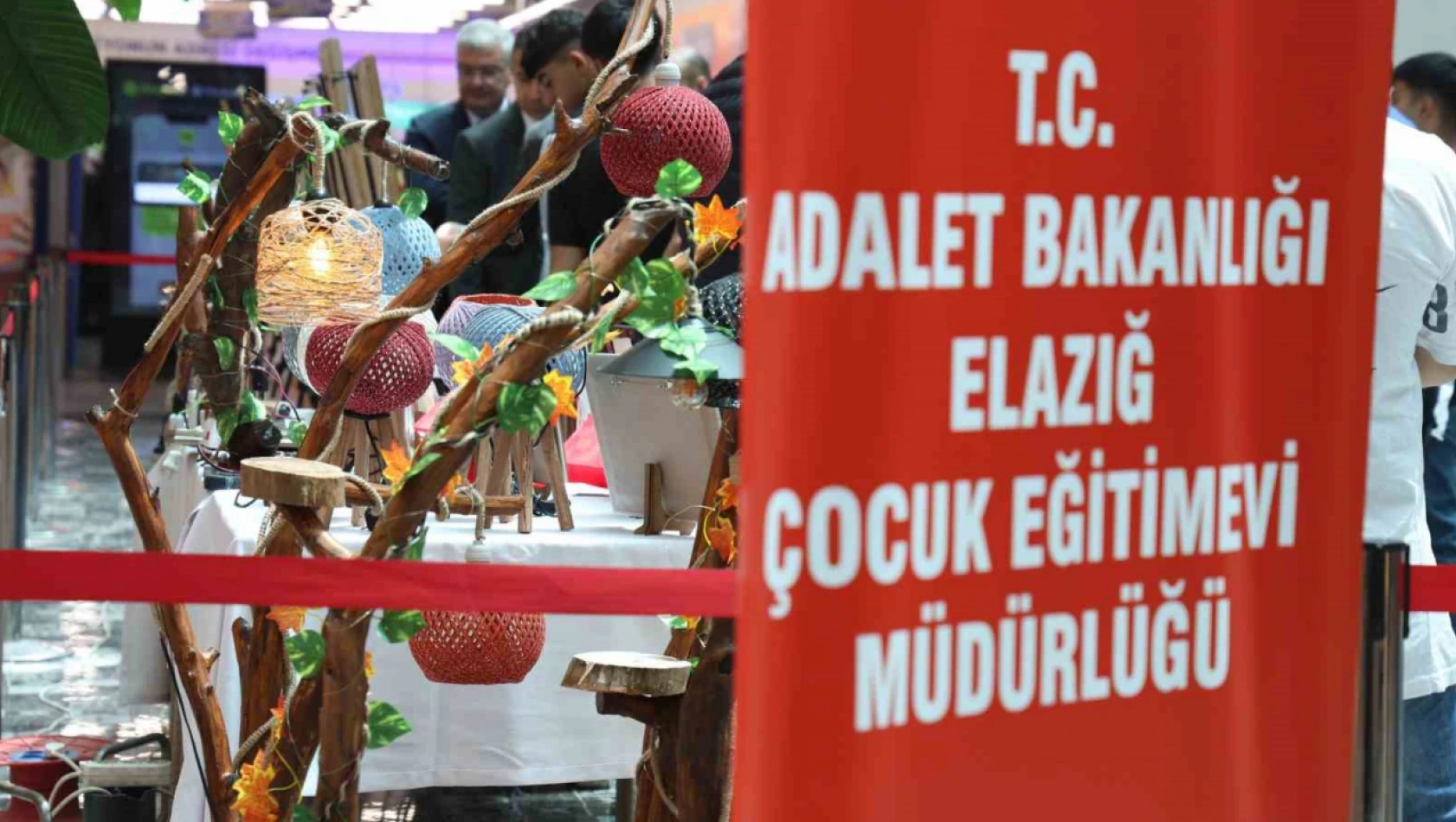 İnfaz koruma memurları öğretti, hükümlü çocuklar sanat eseri üretti