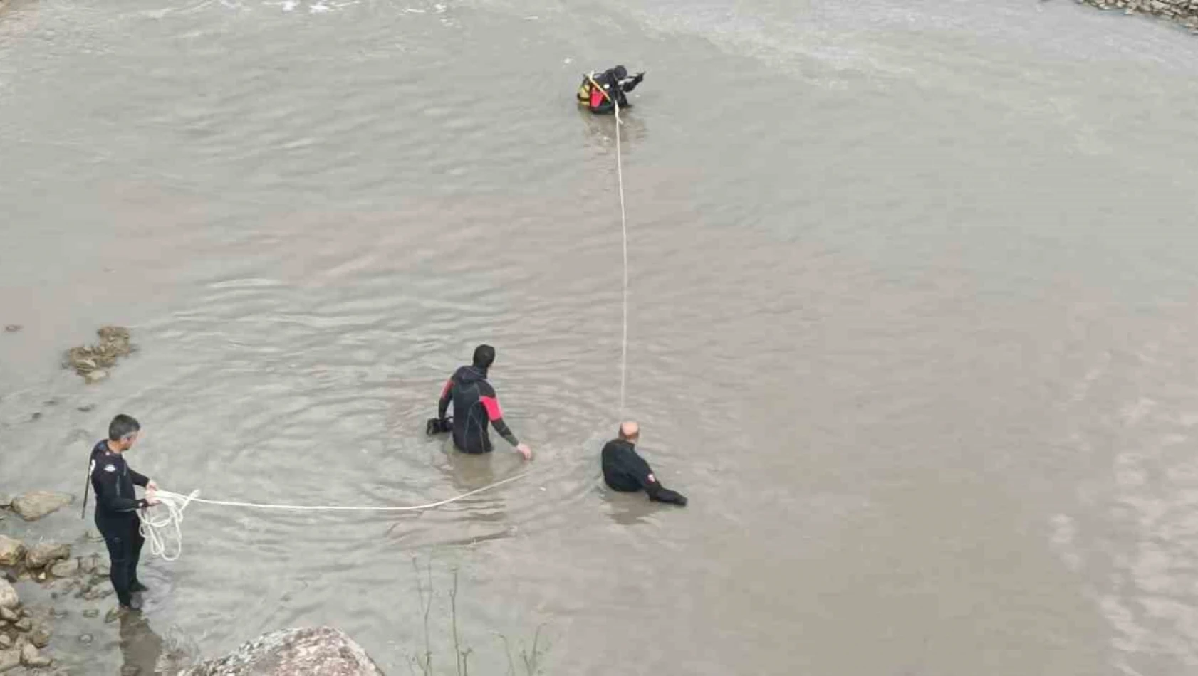 Murat Nehrinde kaybolan çocuğu arama çalışmaları 6'ncı gününde