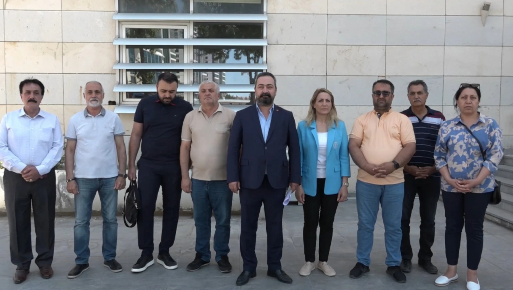 Özkan: 'TRT genel müdürü yanlı yayınlarıyla suç işlemektedir'
