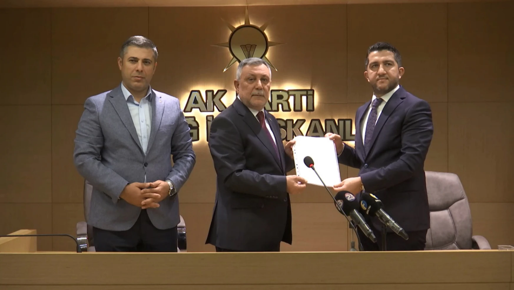 AK Parti Elazığ belediye başkan aday adayı Haydar Evliyaoğlu, resmi müracaatını yaptı
