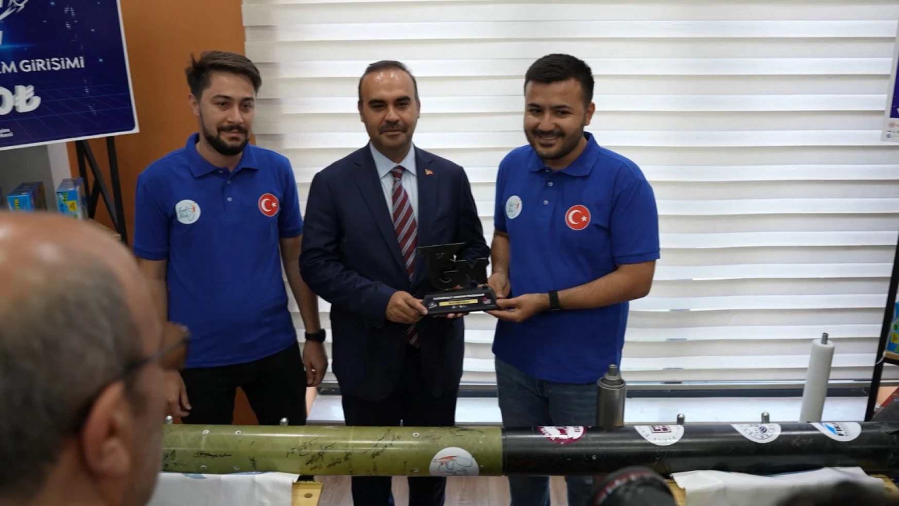Bakan Kacır, İpek Yolu Roket takımını tebrik etti