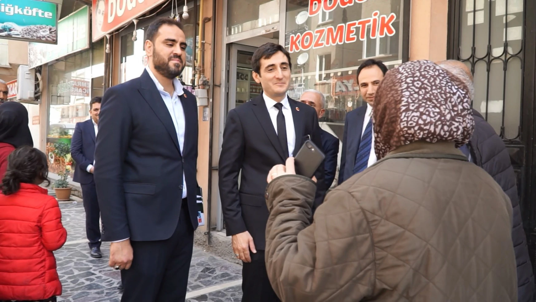 CHP Elazığ Milletvekili adayı Akın, esnaflarla bir araya geldi